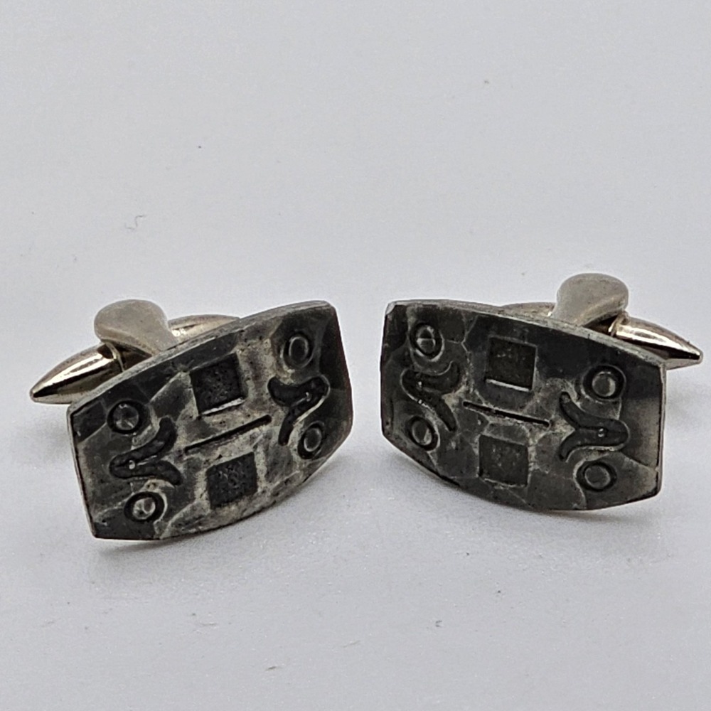 Vintage Mens Silver Tone Cufflinks. Etched Design